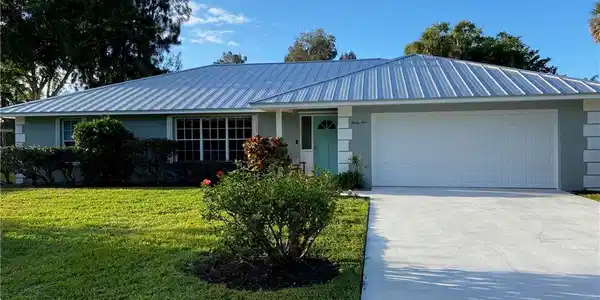 35 Forest Park Dr