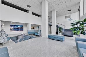 Image 3: Lobby