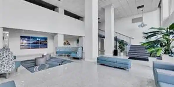 Image 3: Lobby