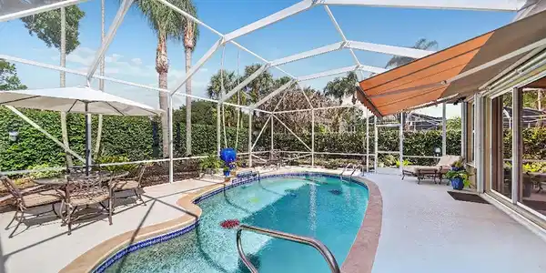 Image 2: Pool 3