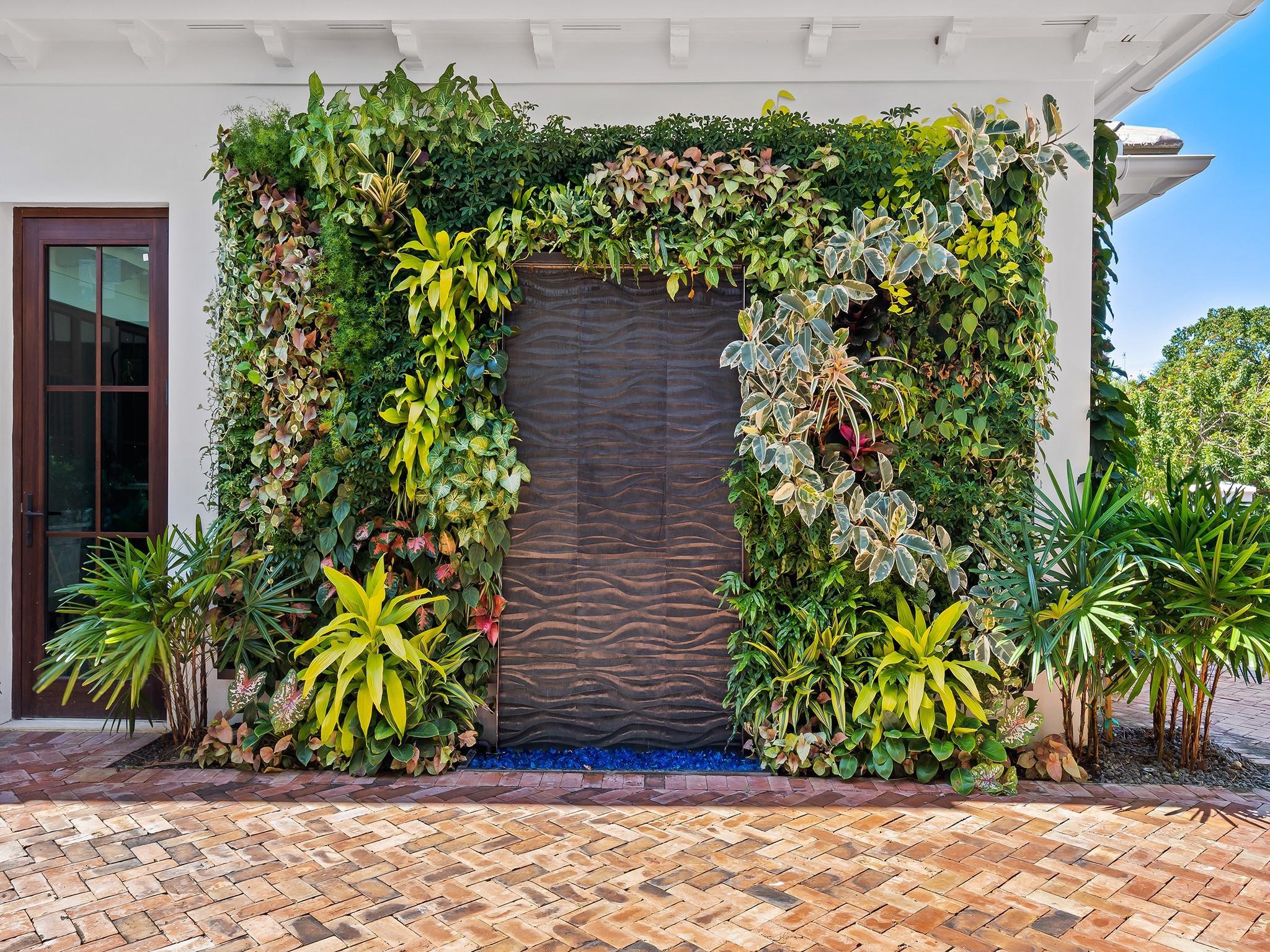 Image 3: Living Wall in courtyard