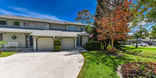650 NE Wax Myrtle Way