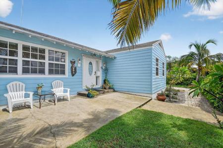 1201 N Ocean Breeze