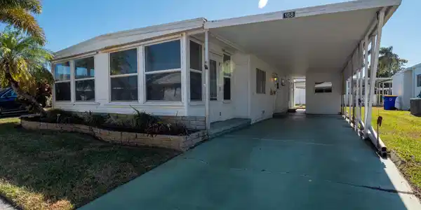 4300 SE Saint Lucie Boulevard