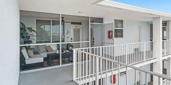 Image 4: 004-108ParadiseHarbourBoulevard-502-Nort