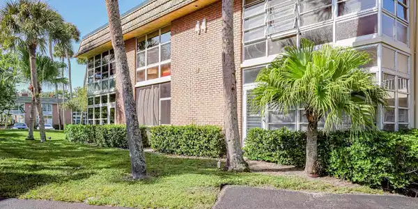 44 Vista Gardens Trail