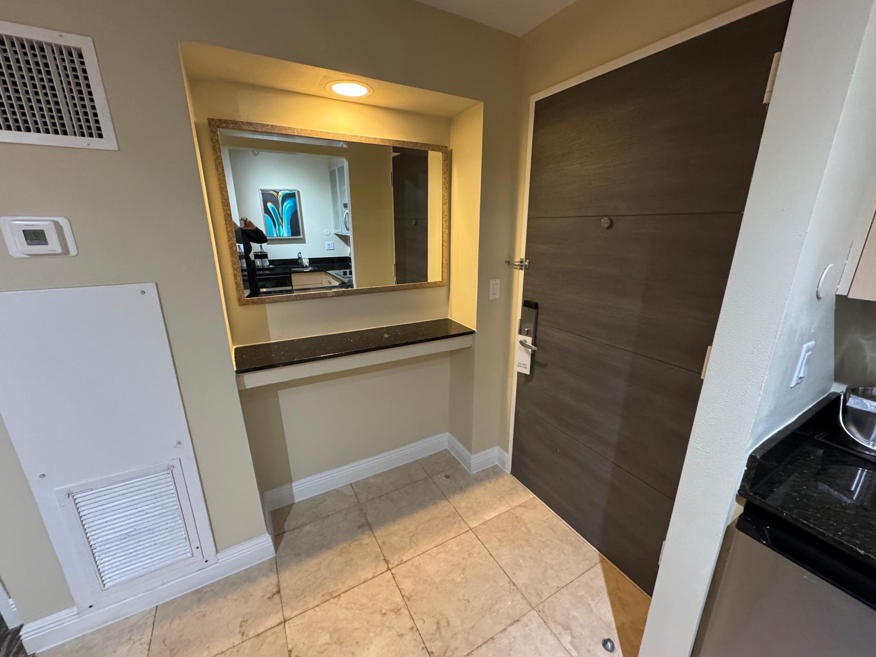 Image 3: Foyer