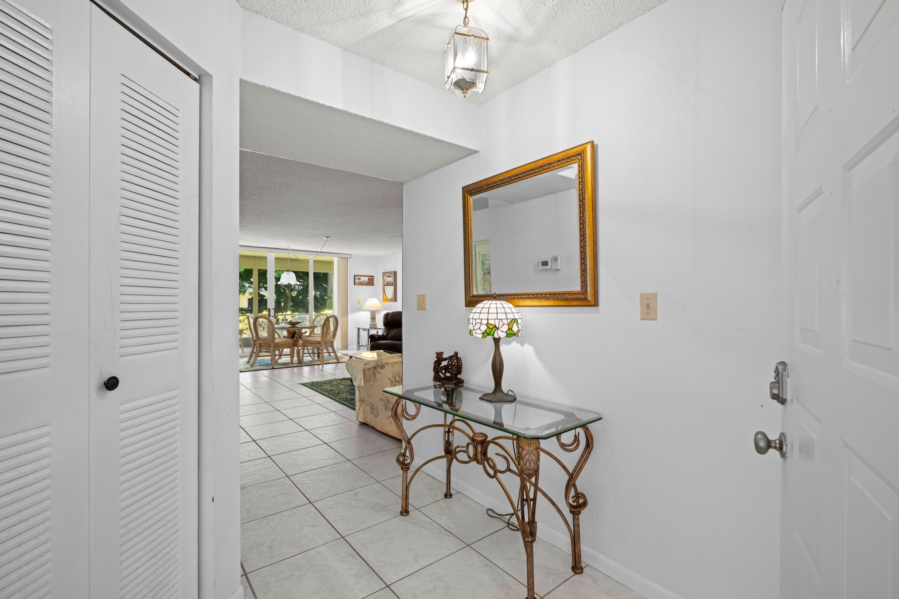 Image 3: Foyer