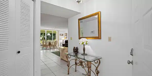 Image 3: Foyer