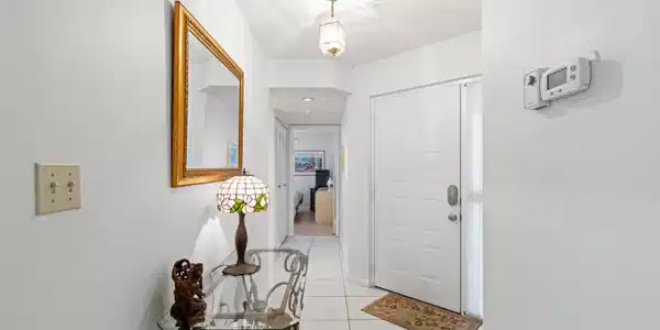 Image 4: EntryWay