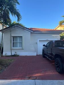 3724 NE 22nd Pl