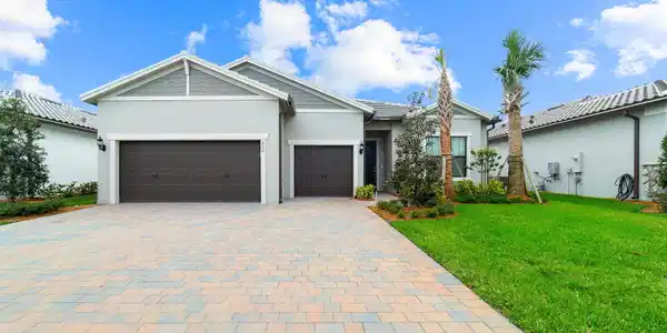 802 SE Courances Drive