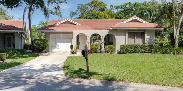 2608 SW Willowood Circle