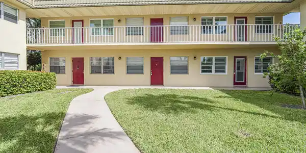 28 Vista Gardens Trail