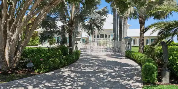 Image 4: Front_Approach__Private_Drive__Lush_Trop