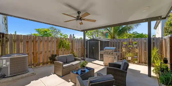 Image 3: 23-web-or-mls-11821SW245th-23