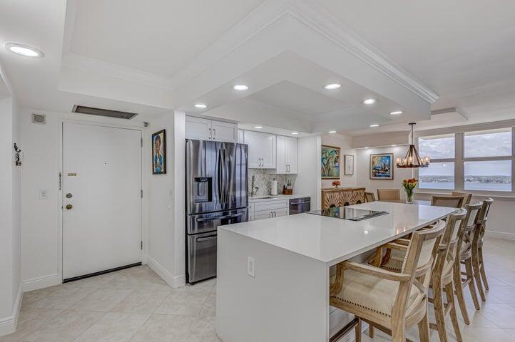 Image 2: KITCHEN