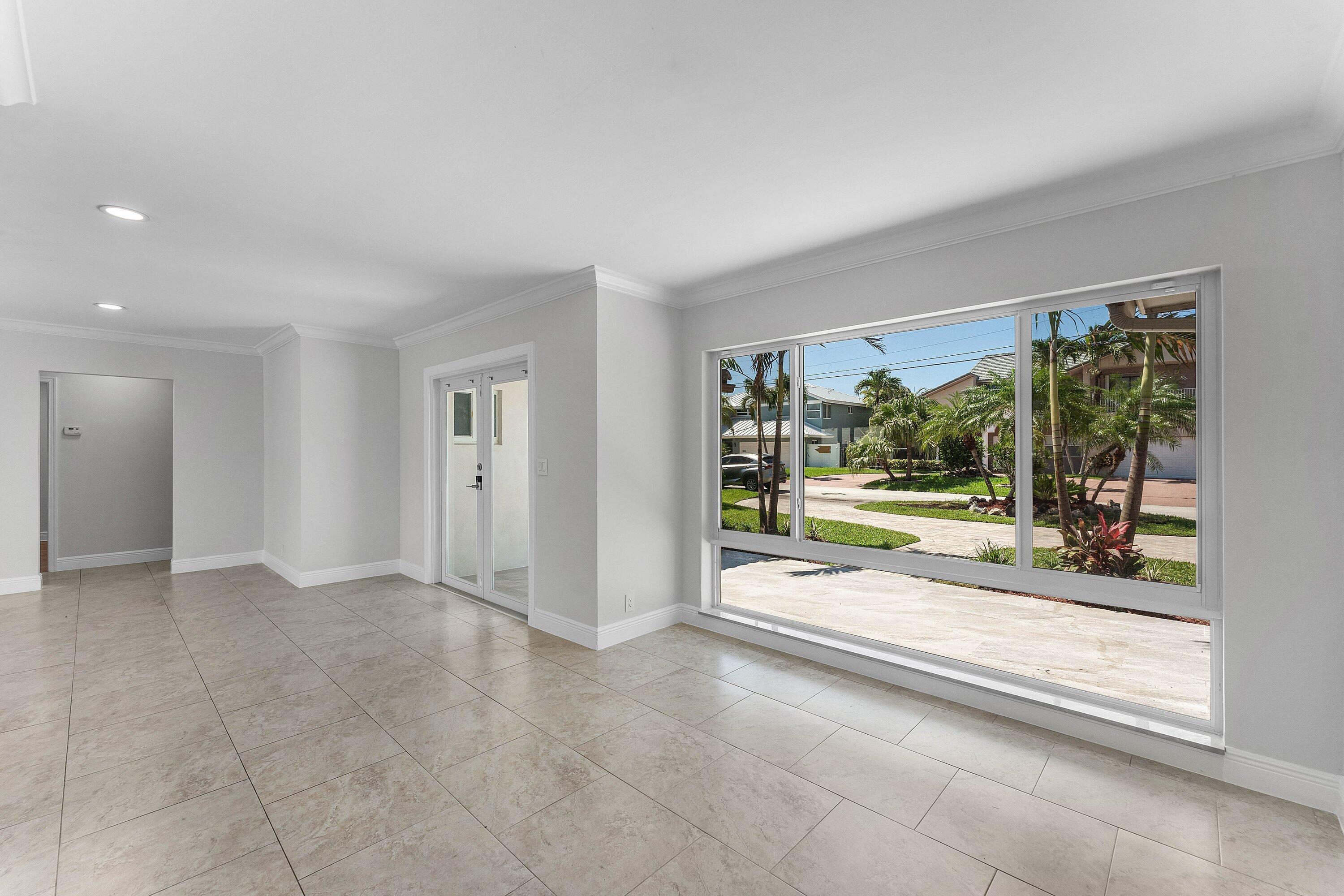 Image 3: 005-1525Southeast6thStreet-DeerfieldBeac