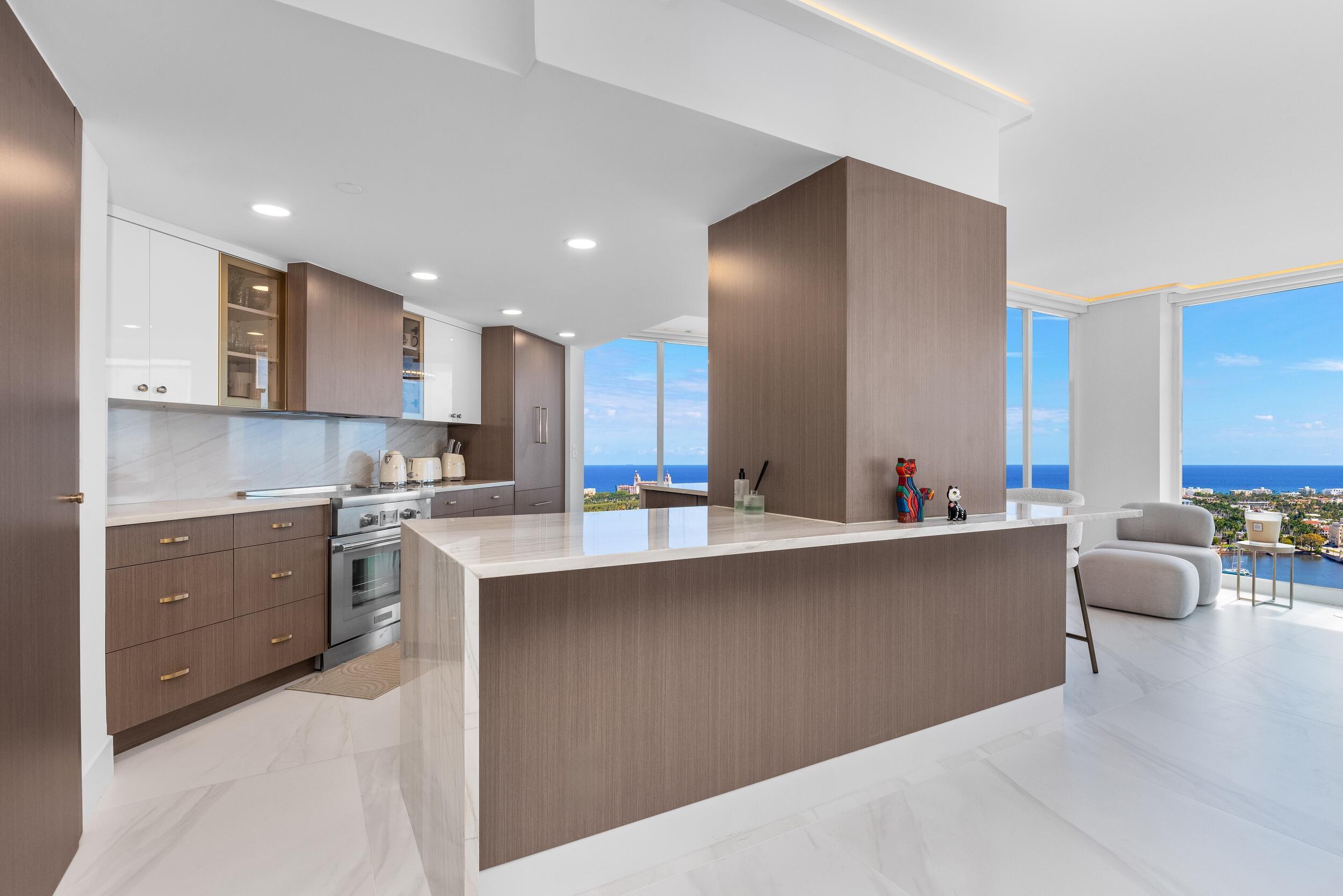 Image 4: Kitchen 1