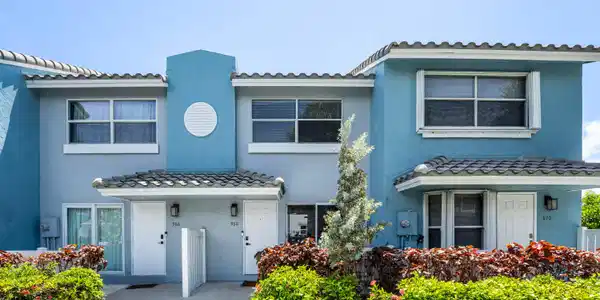 Image 2: 001-968JefferyStreet-BocaRaton-FL-33487-