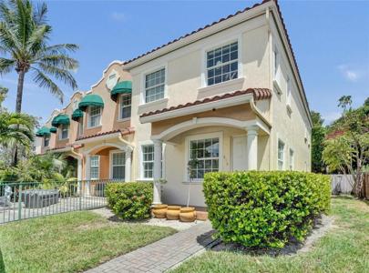 816 S Riverside Drive