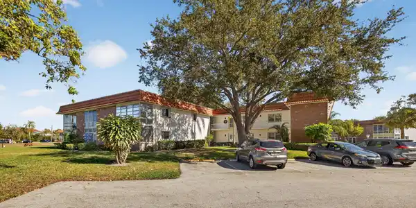 1225 NW 21st Street
