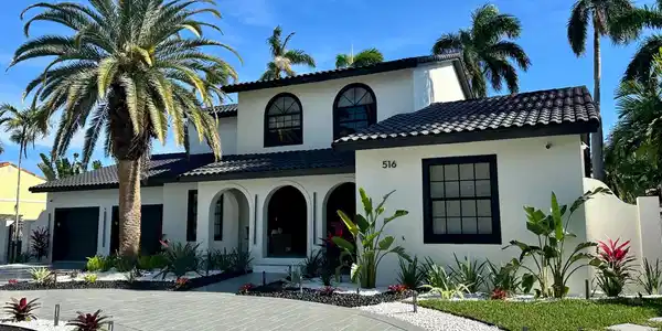 516 Royal Plaza Drive