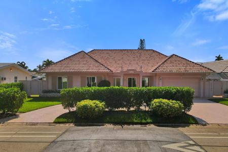 5530 Bayview Drive