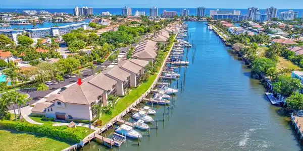 210 Captains Walk