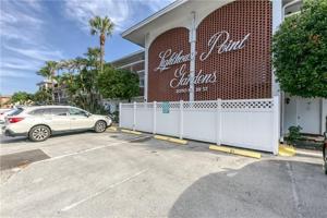 2050 NE 39th St