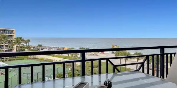 3939 Ocean Drive