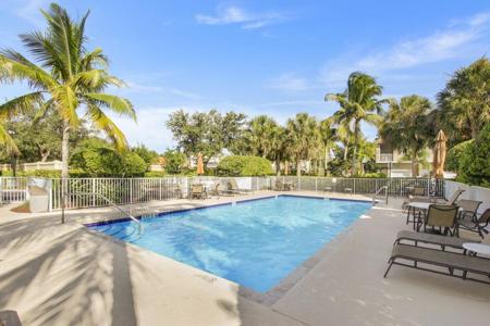 110 Lighthouse Circle