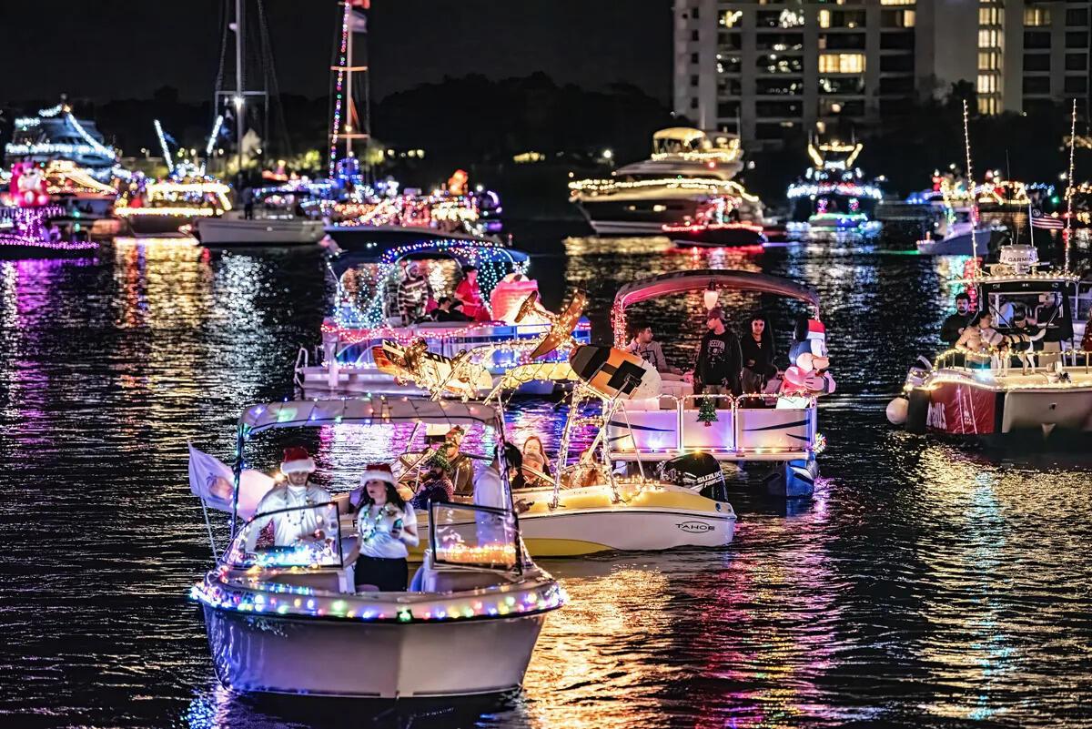 Image 4: Pompano Beach Boat Parade from Waterbury