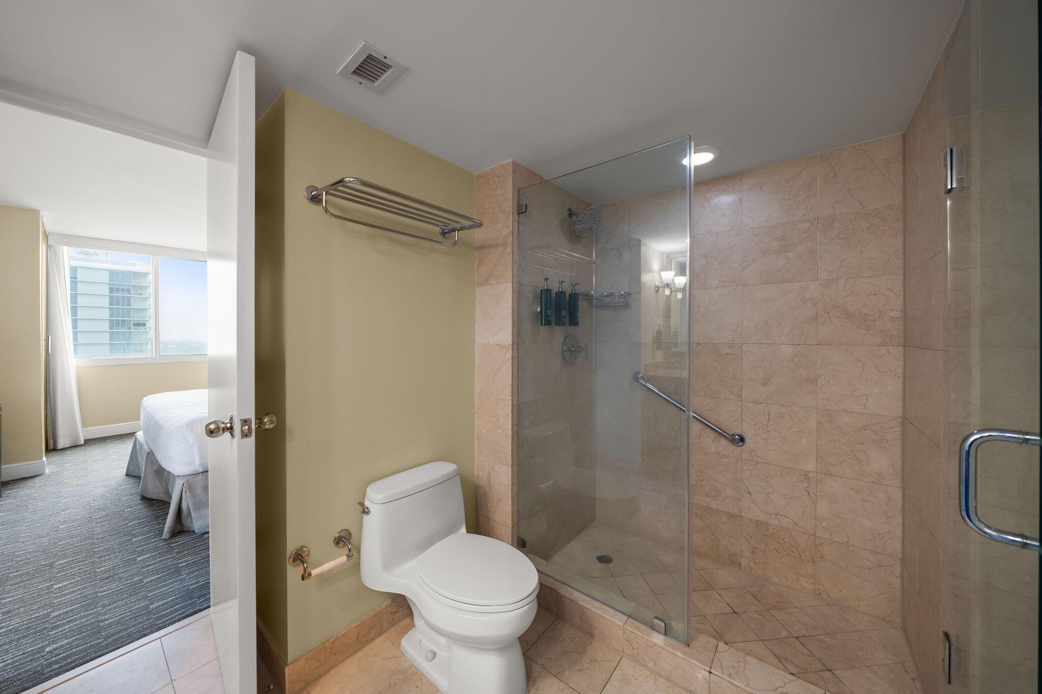 Image 4: 13-web-or-mls-2670 E Sunrise Blvd Unit 1