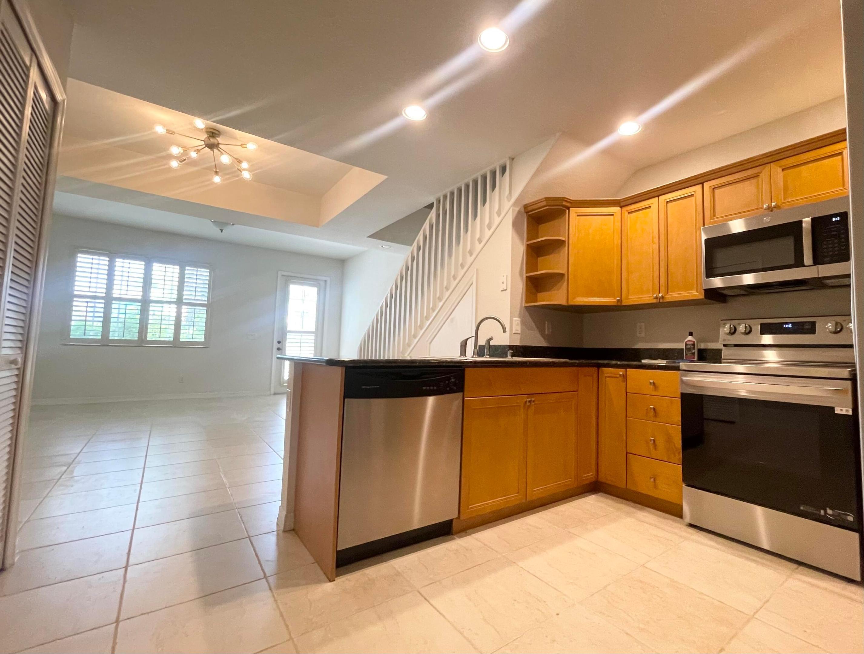 Image 3: kitchen