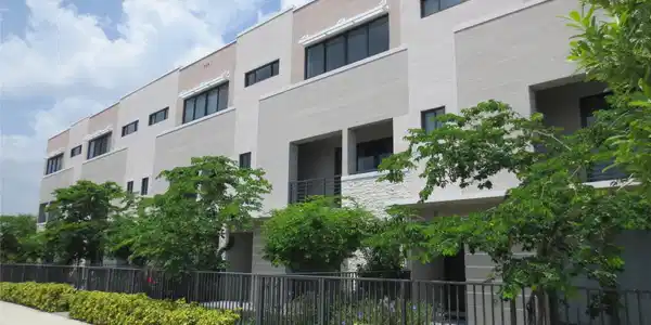 825 NE 17th Ter
