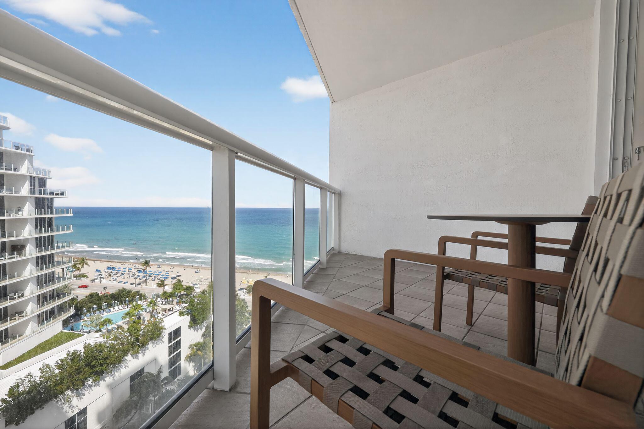 Image 4: Balcony