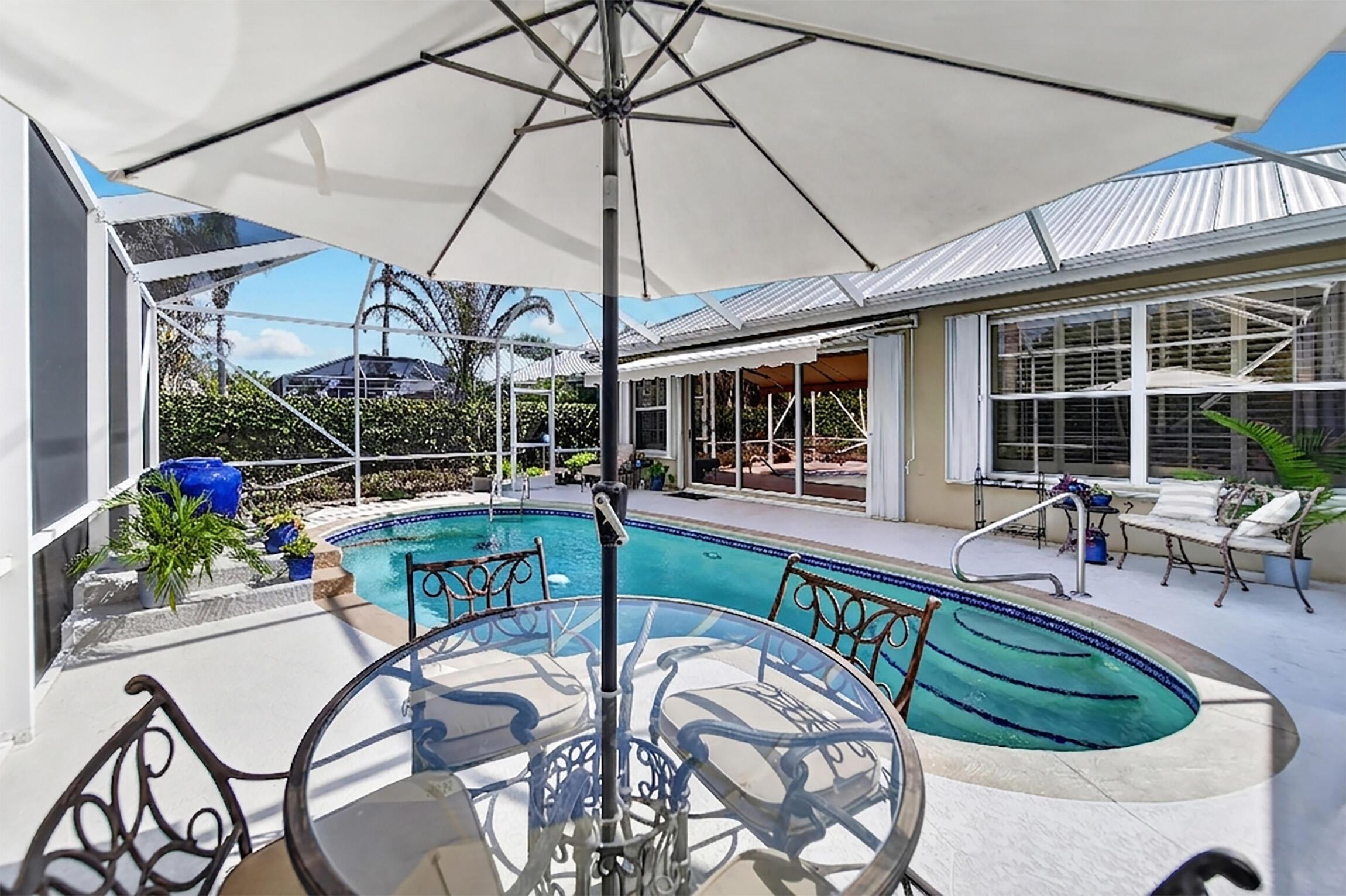 Image 1: Pool 4