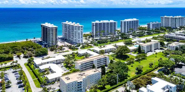 Image 2: 040-1299SouthOceanBoulevard-R12-BocaRato
