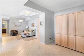 Image 3: office area w built in, closed position