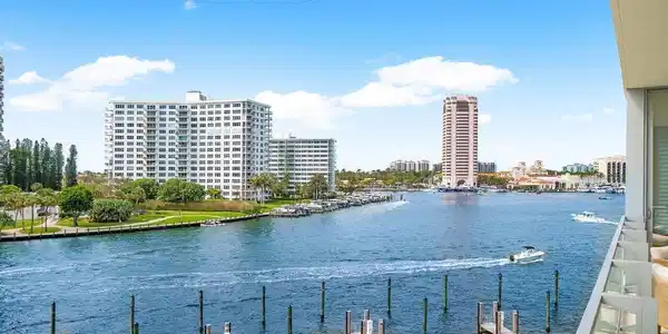725 S Ocean Boulevard
