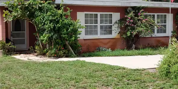 897 SW 28th Street