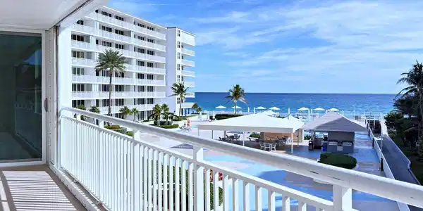 Image 2: Balcony 4
