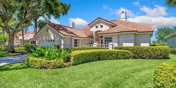 1600 Saint Davids Lane