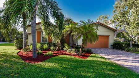 348 SW Sun Circle