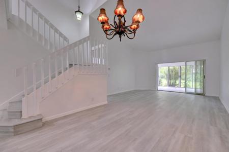 2435 SW Foxpoint Trail