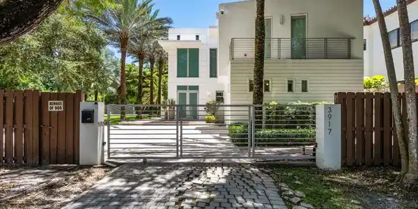 Image 3: 01-Exterior Front