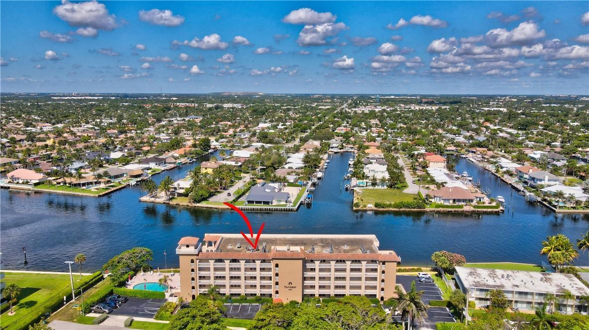 Image 1: Directly on the Intracoastal