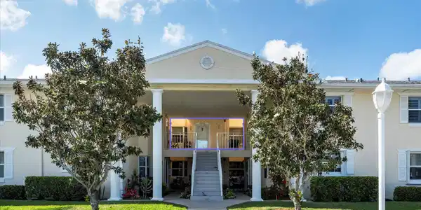428 Grove Isle Circle