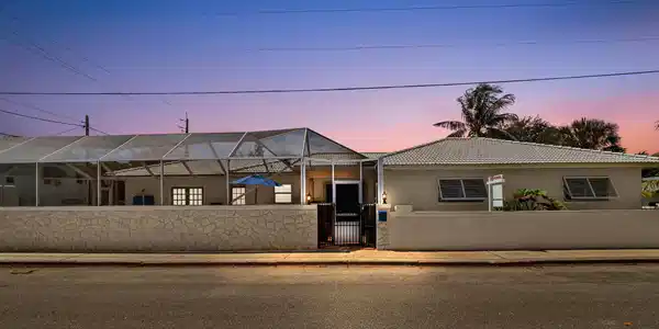532 N Palmway